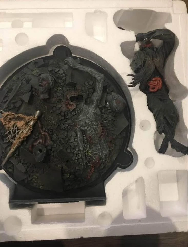Rick Grimes Mcfarlane resin statue The Walking Dead - photo 4