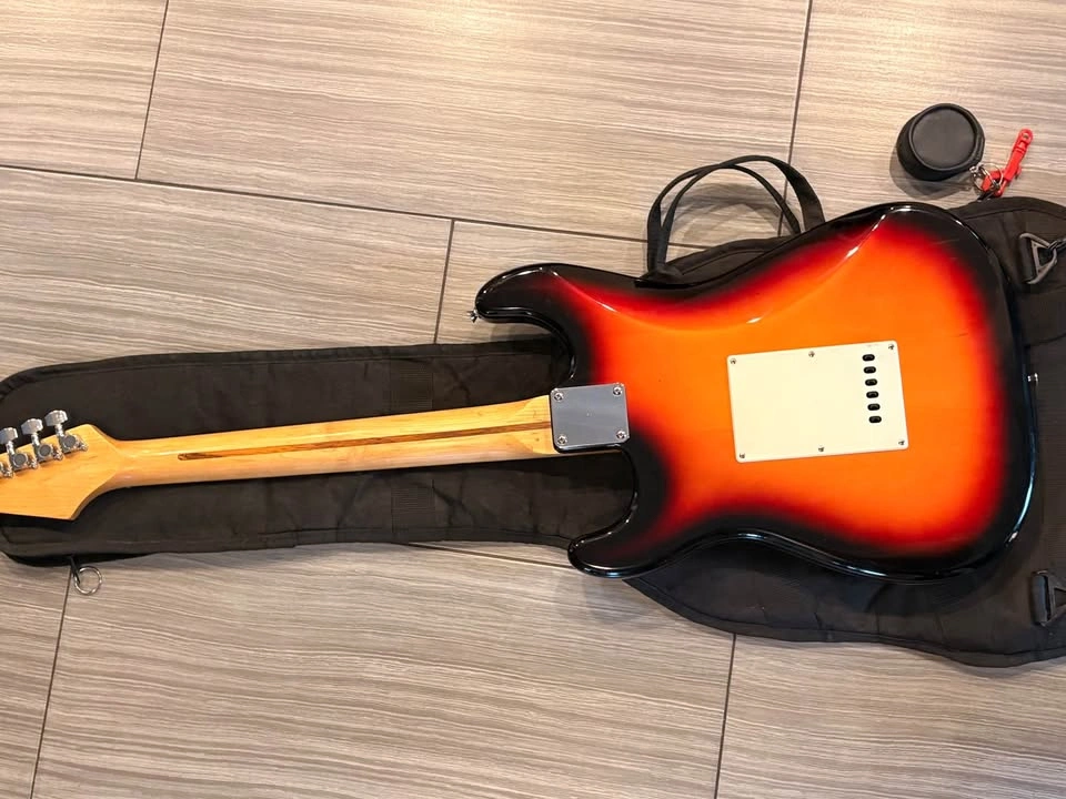 Fender Starcaster Squire Electric guitar - photo 5