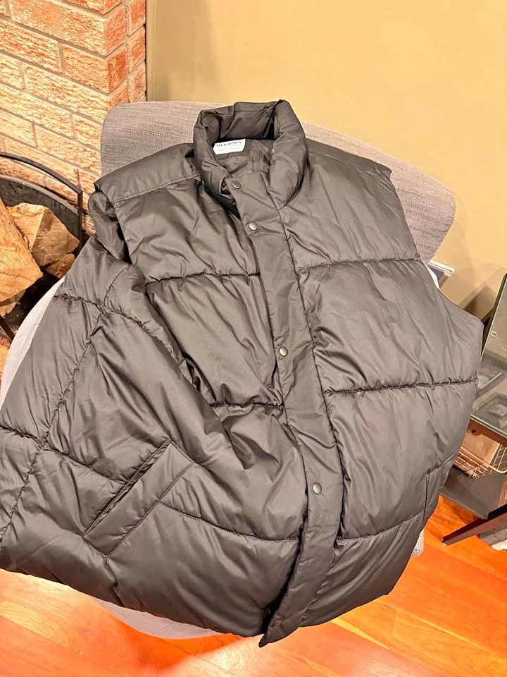 Old Navy Vest brand new