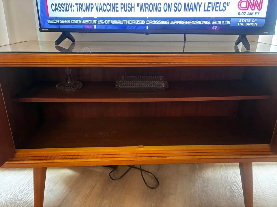 Gorgeous MCM Console/Sideboard - photo 4