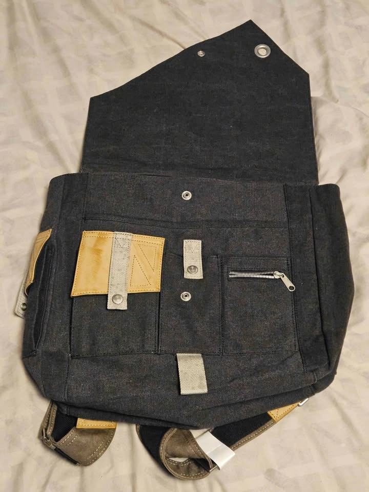 Official Destiny 2 Frontier Messenger Bag - photo 3
