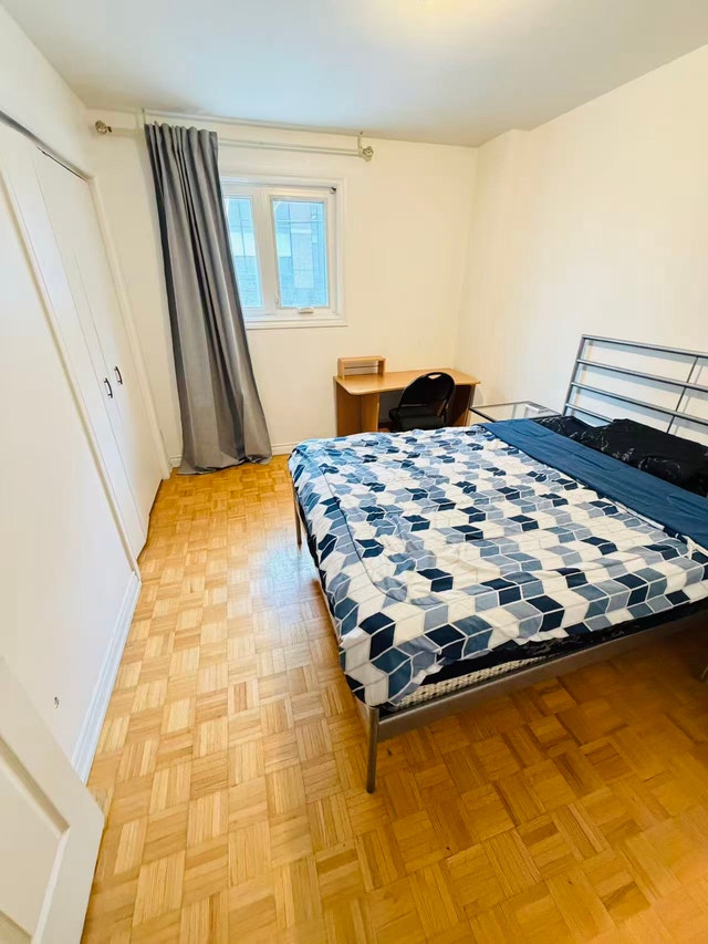 Downtown Room for Rent - photo 2