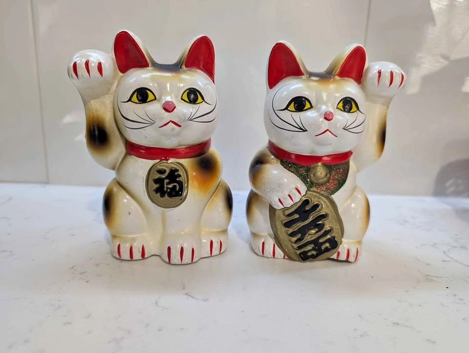 Set of 2 Maneki Neko Lucky Cats