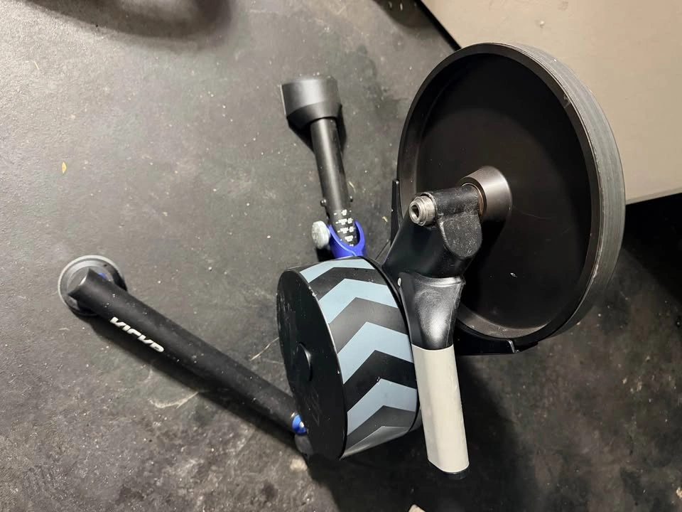 Wahoo KICKR V5 Smart Bike Trainer w/ Zwift Cog - photo 3