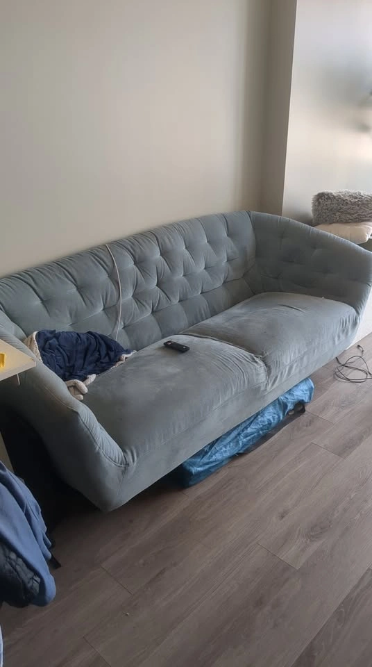Tufted Curved Sofa - photo 3