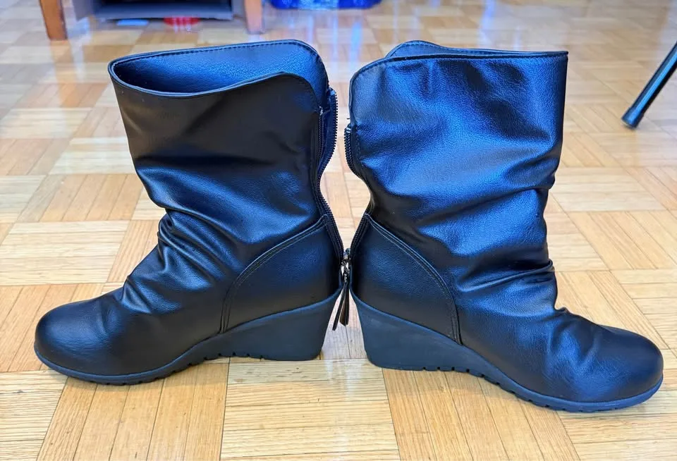 Women’s Boots size 37 image indicator(3)