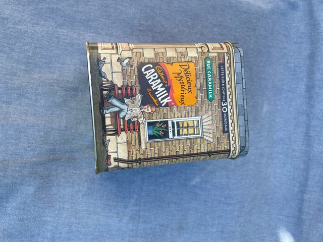 Cadbury Caramilk Tin - photo 2
