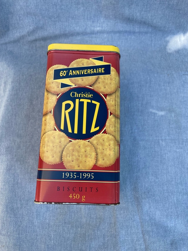 Christie's RITZ 60th Anniversary Tin - photo 4