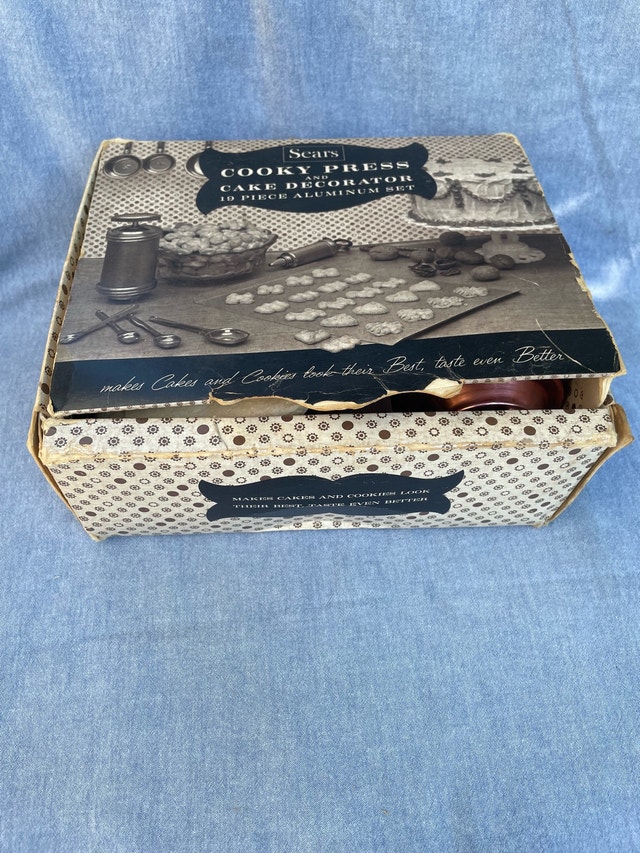 Sears Cooky Press and Cake Decorator - photo 4