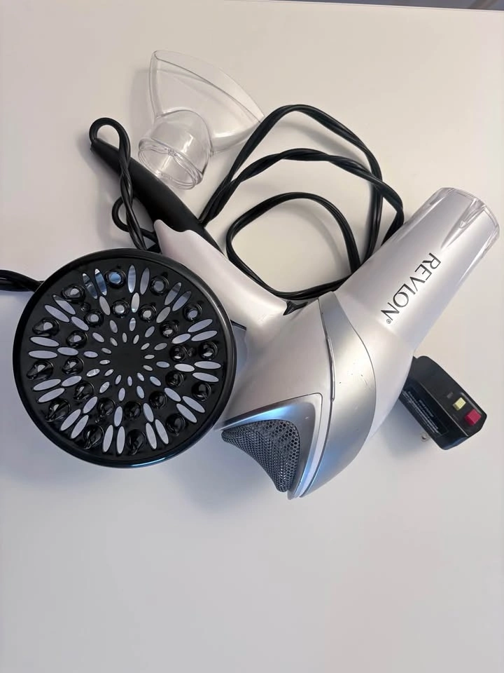 REVLON Hair Dryer – White