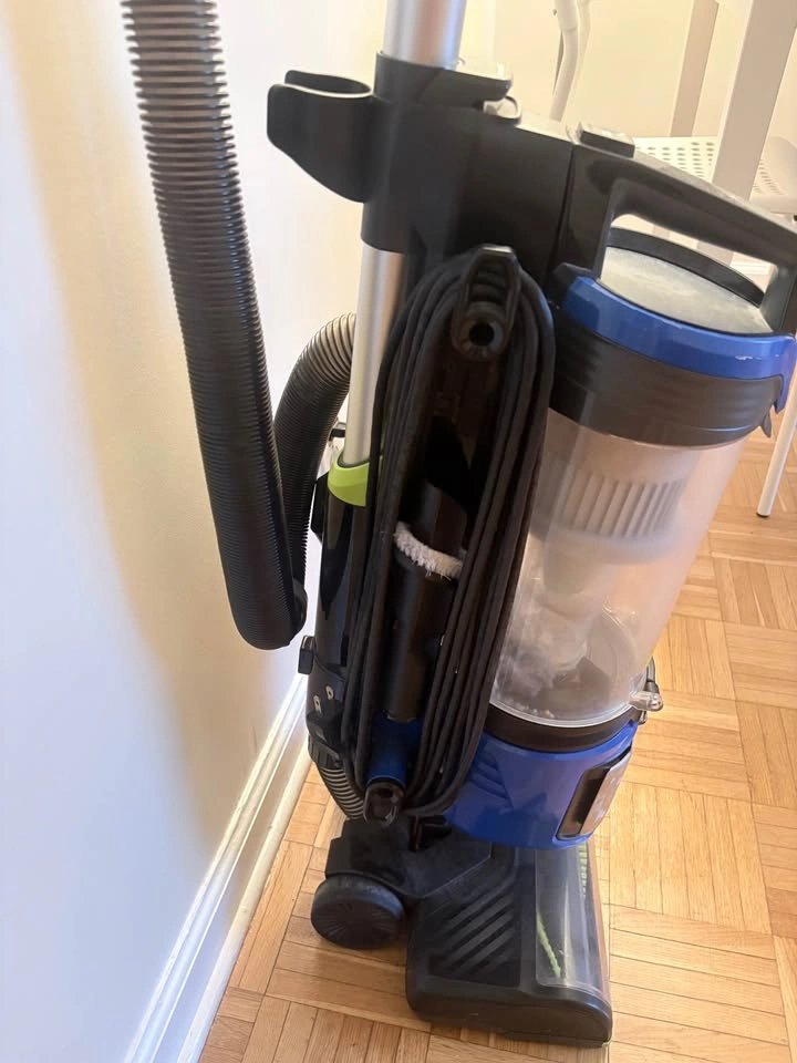 Vacuum cleaner - photo 2