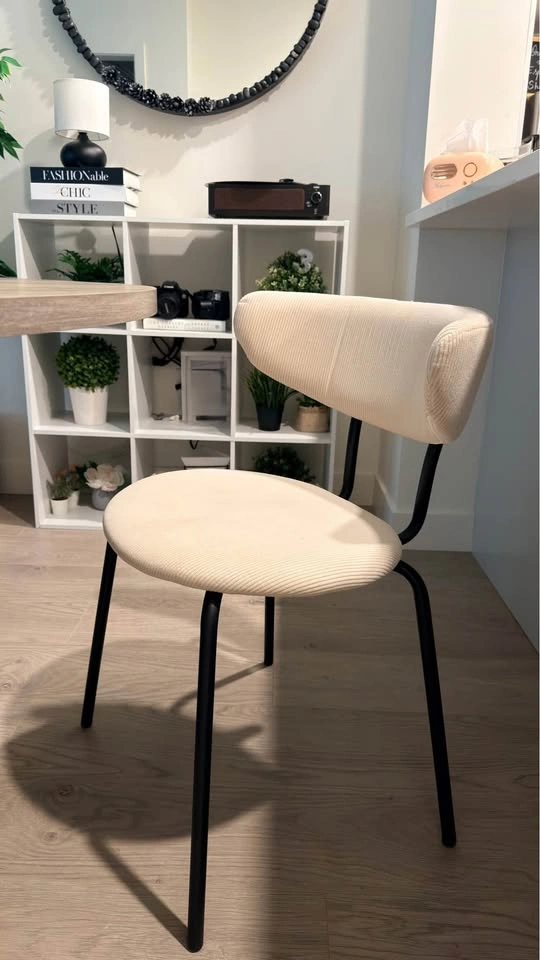 Oak Dining Table + 4 Cream Upholstered Chairs - photo 3