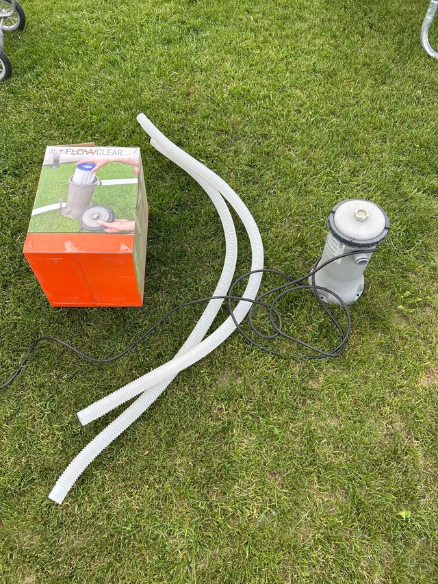 Bestway Flowclear Pool Filter Pump - photo 2