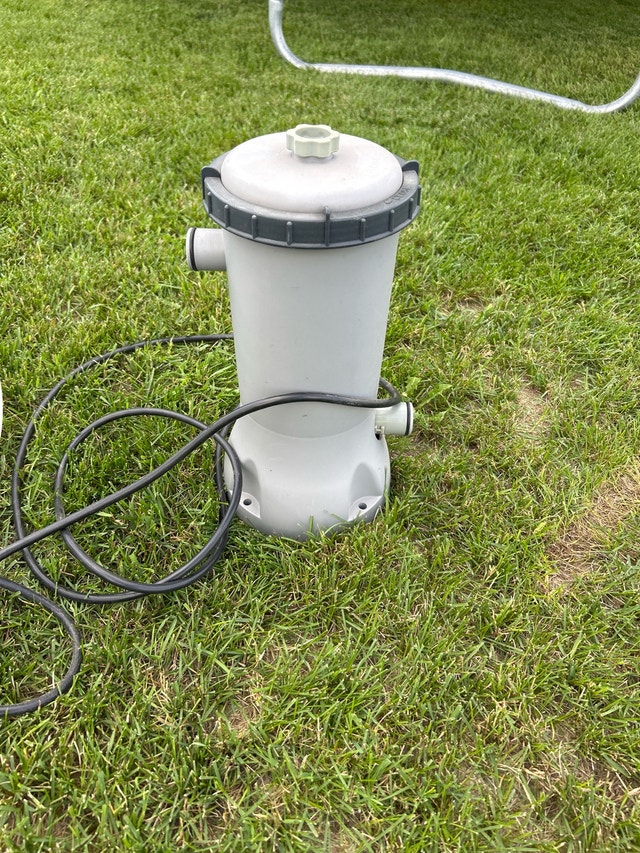 Bestway Flowclear Pool Filter Pump - photo 3
