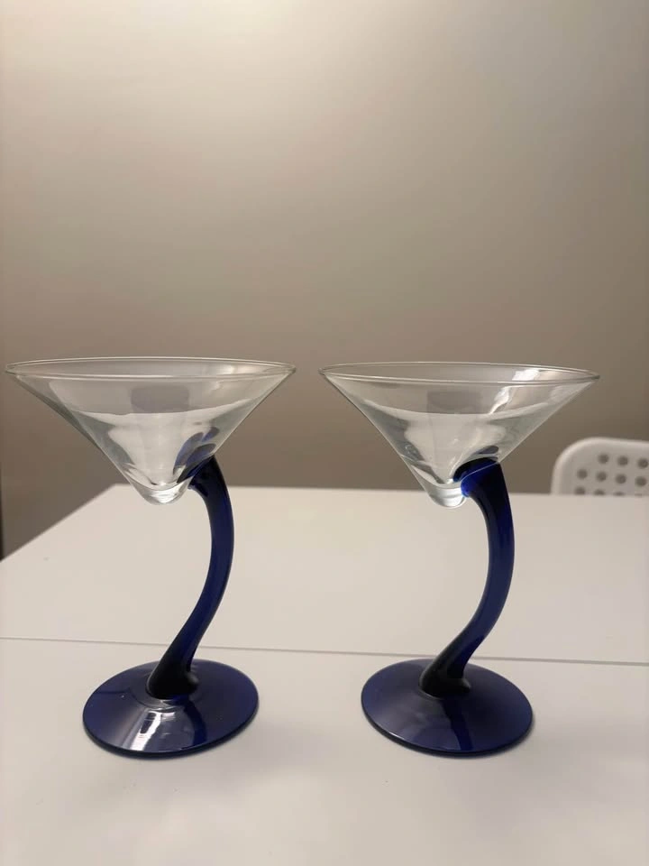 Set of 2 Martini Glasses with Cobalt Blue Curved Stems