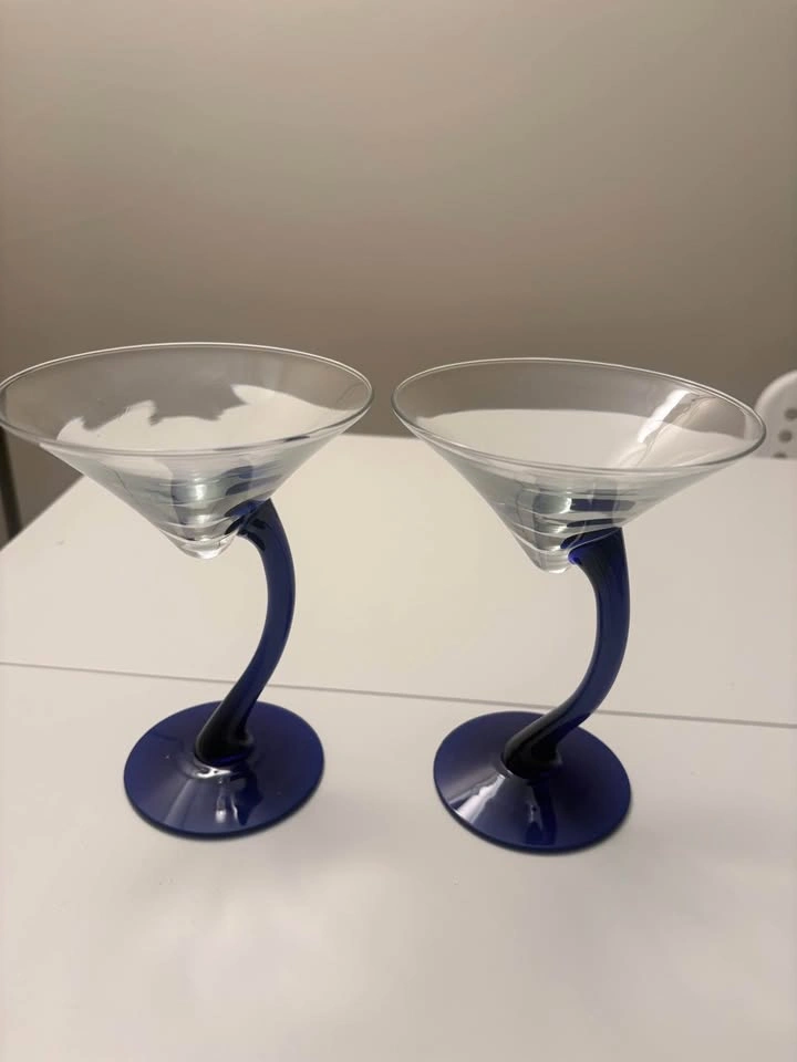 Set of 2 Martini Glasses with Cobalt Blue Curved Stems - photo 2