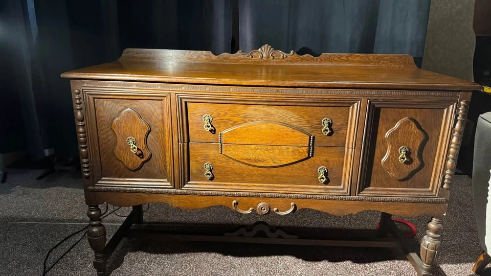 Vintage buffet table - photo 4