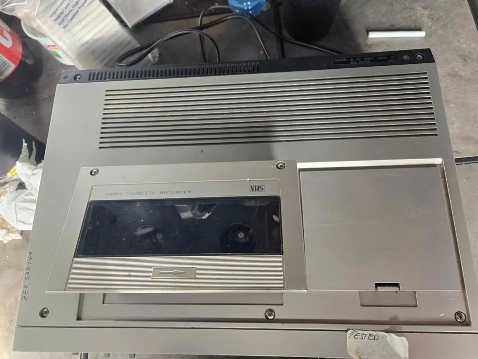 JVC HR-7300U Video Cassette Recorder top loader image indicator(5)