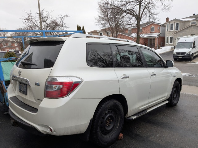 2009 Toyota Highlander Hybrid Limited - Needs Battery - photo 3