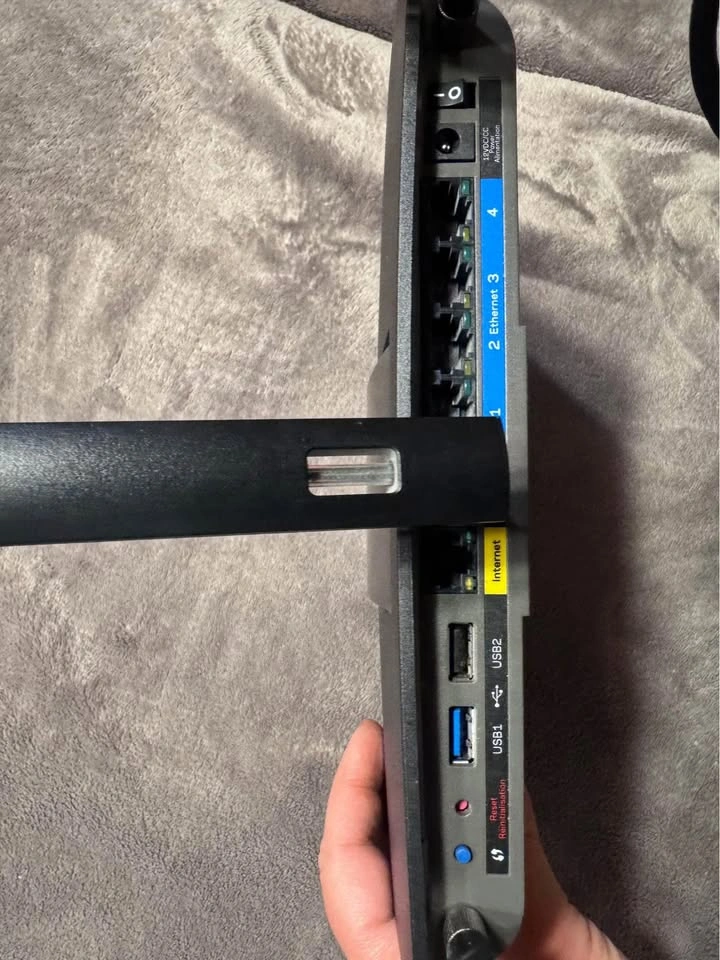 Linksys EA6900 Dual Band SMART Wi-Fi Router - photo 3