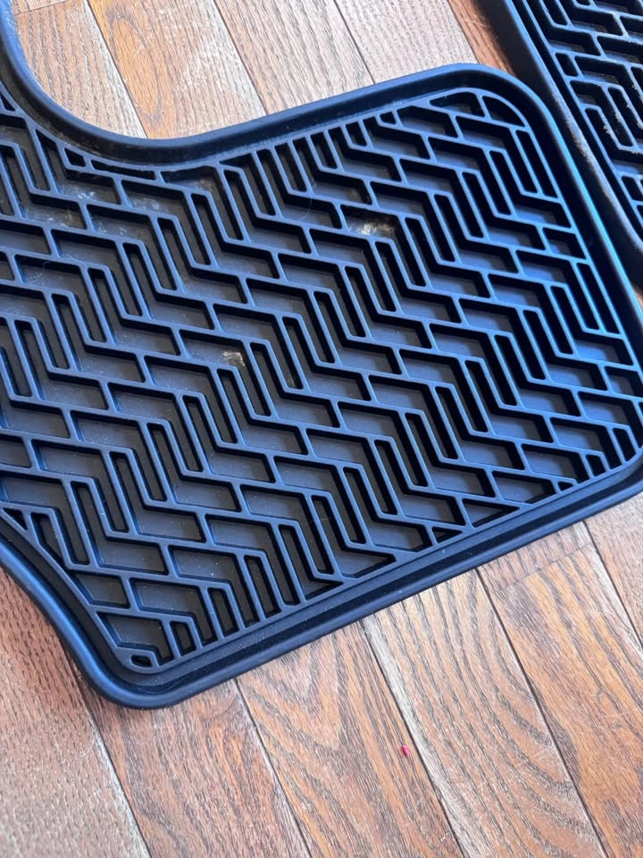Volkswagen floor all-weather mats - photo 2