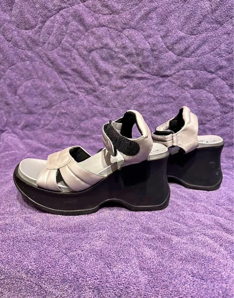 VINTAGE SHOES
