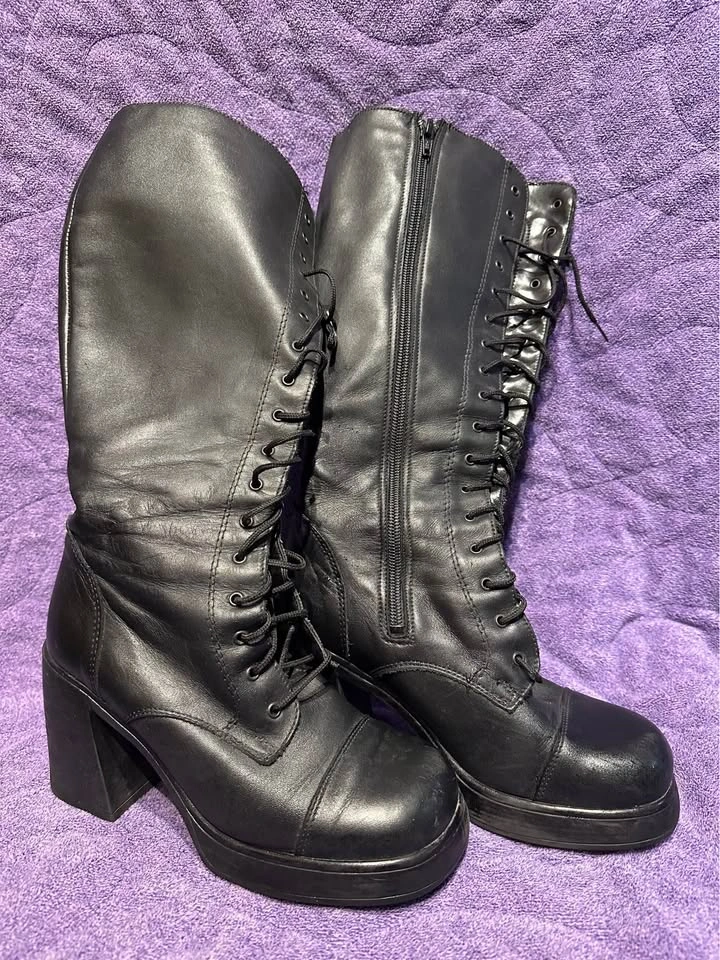 Vintage Faux Leather Lace Up Boots - photo 2