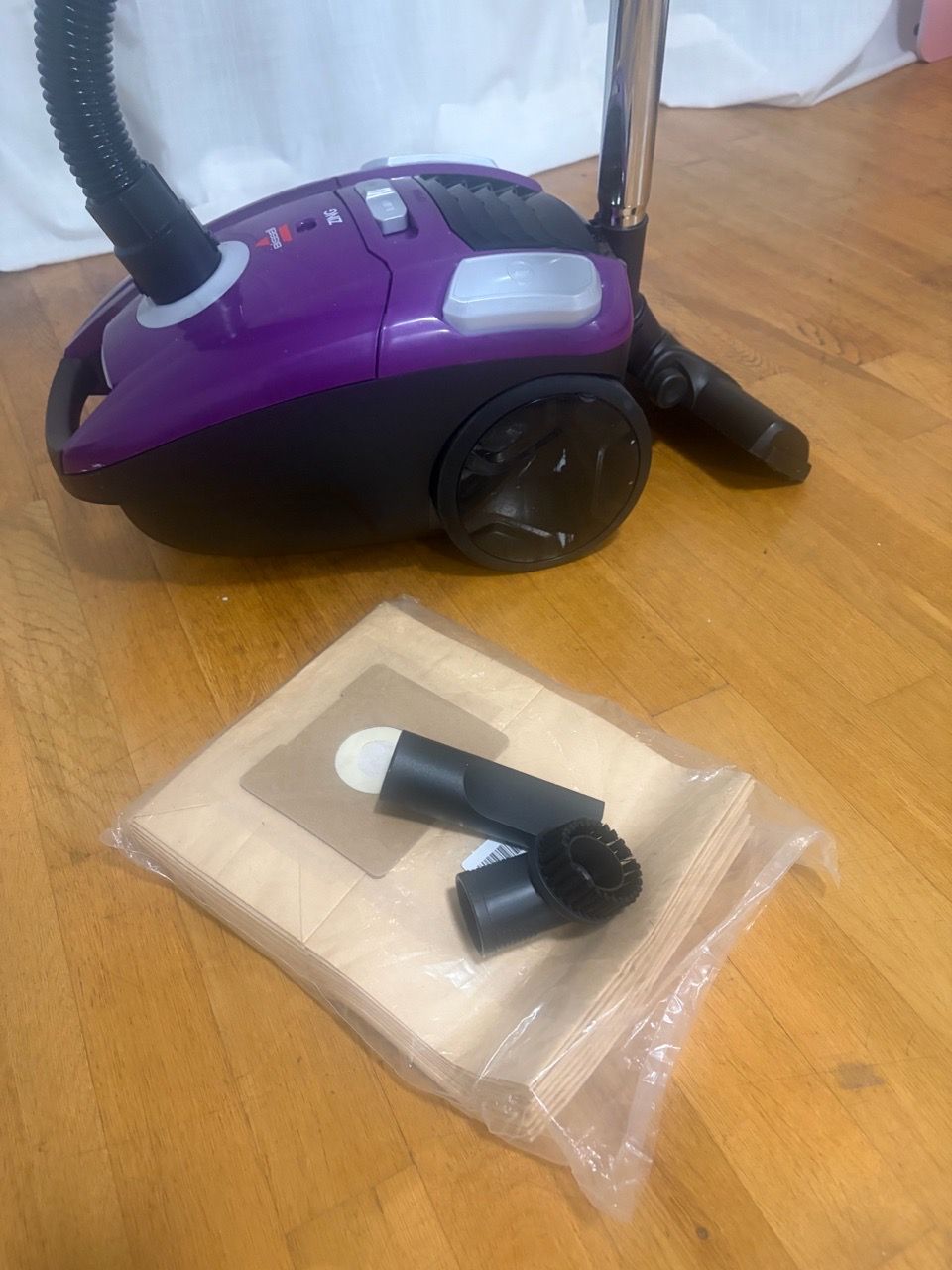 Vacuum Cleaner (including bags)