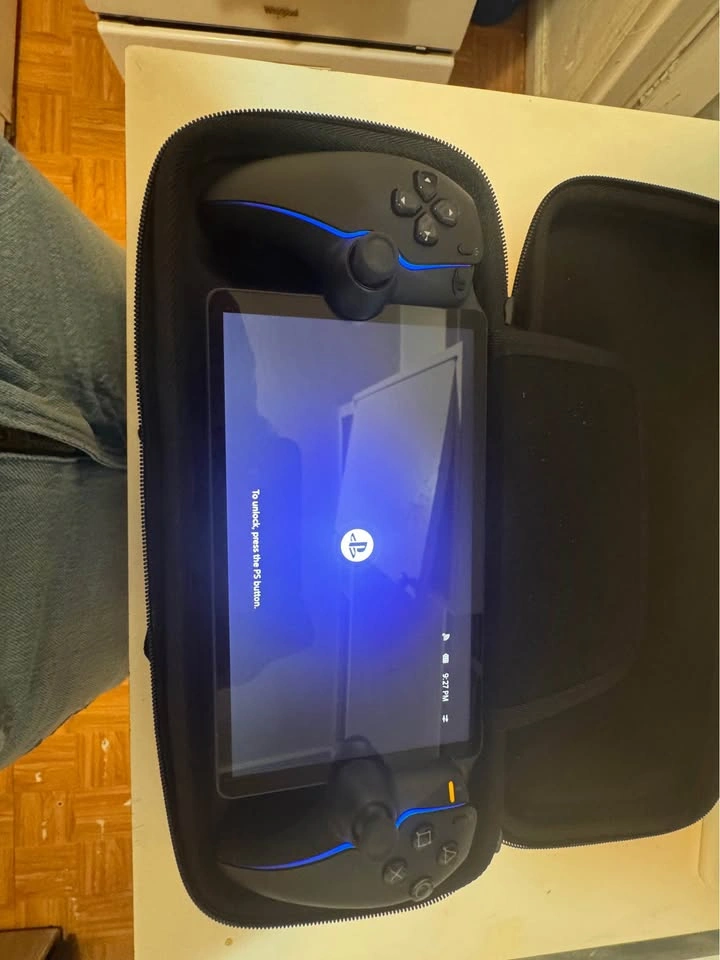 PlayStation portal like new - photo 2