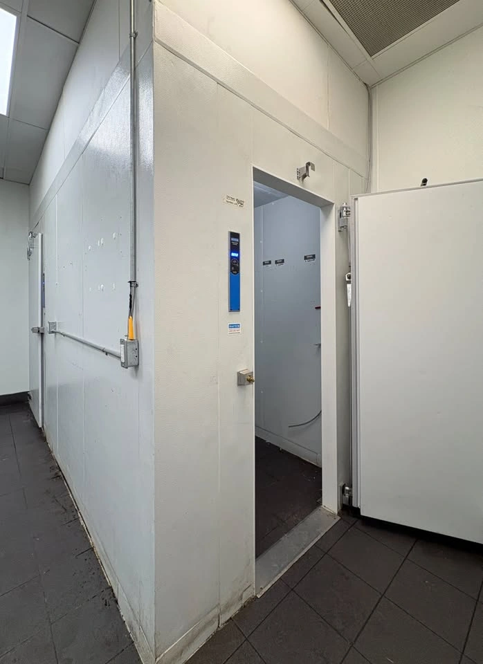 CURTIS 6' x 14' Walk-In Refrigerator + Freezer Combo - photo 2