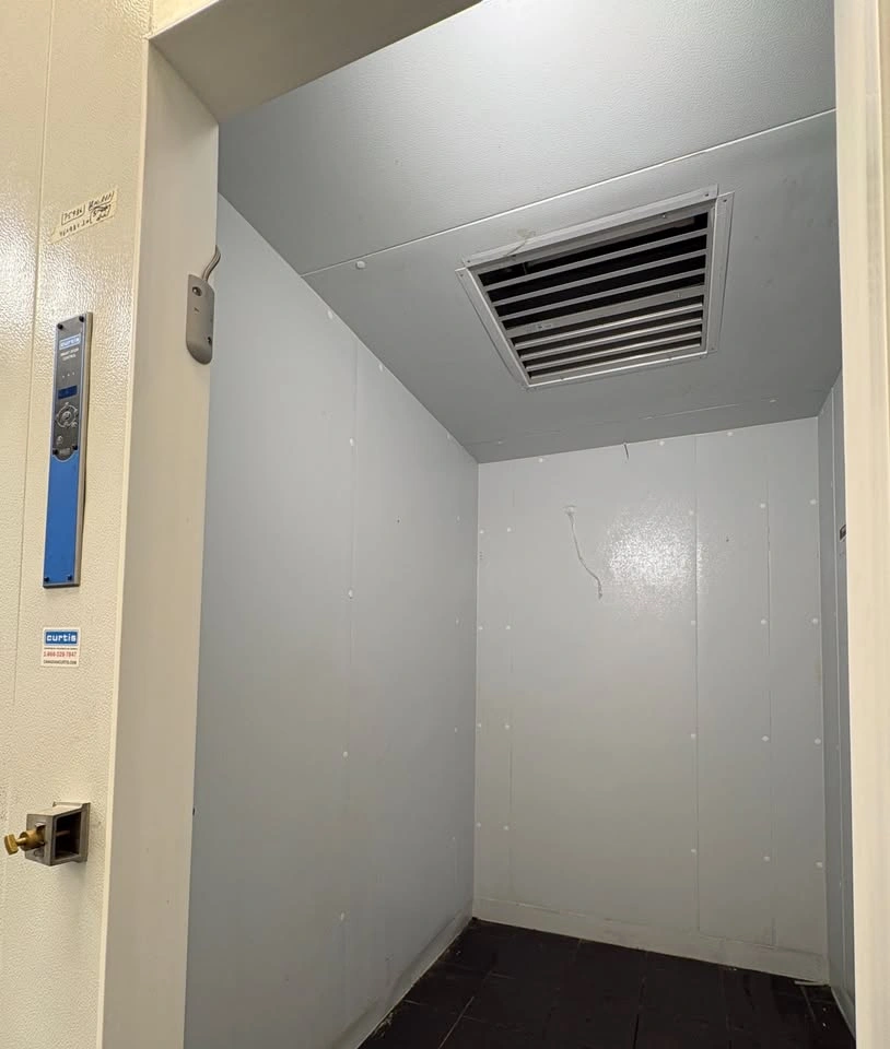 CURTIS 6' x 14' Walk-In Refrigerator + Freezer Combo - photo 3