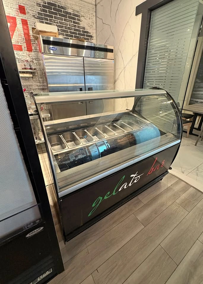 ISA Italian 16-Pan Gelato Display Case