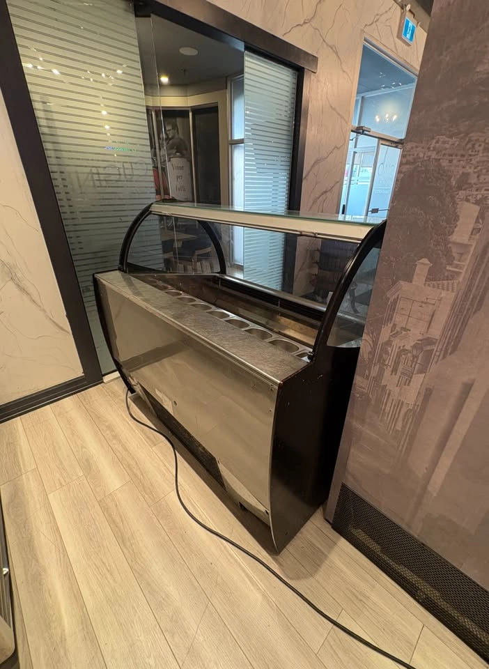 ISA Italian 16-Pan Gelato Display Case - photo 4