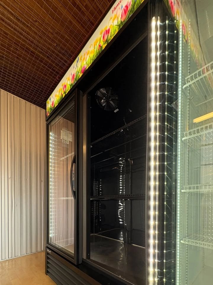 Like NEW Commercial Glass Door Display Refrigerators - photo 5