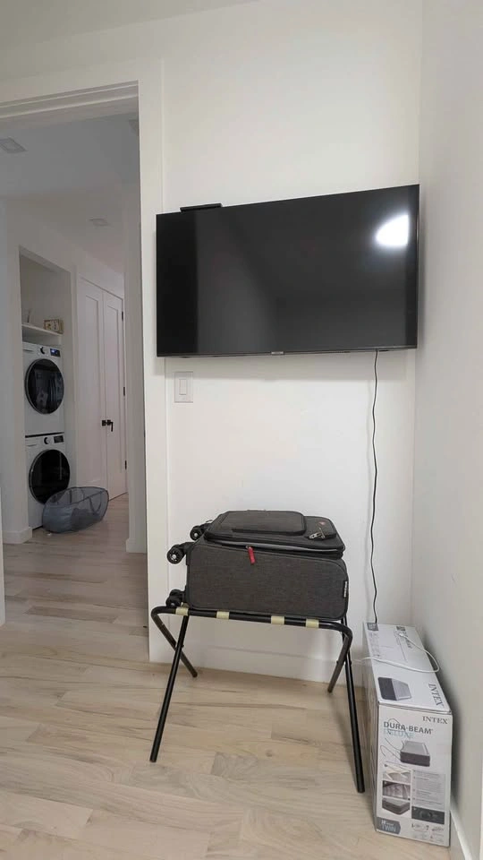 Samsung 43" - CU7000D Series - 4K UHD LED LCD TV - photo 2