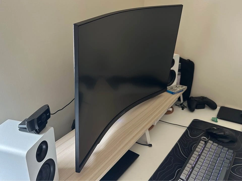 Samsung Odyssey G7 32" Curved Gaming Monitor (1440p, 240Hz, 1ms) - photo 2