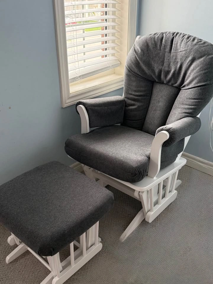 Nursing Glider Rocker Chair with Matching Ottoman - photo 2