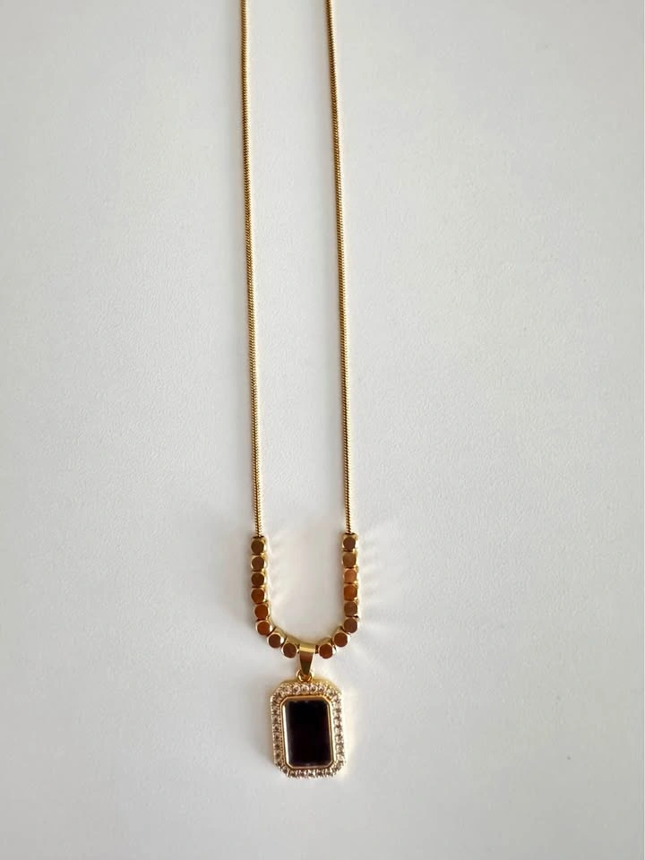 BRAND NEW Fashion Necklace