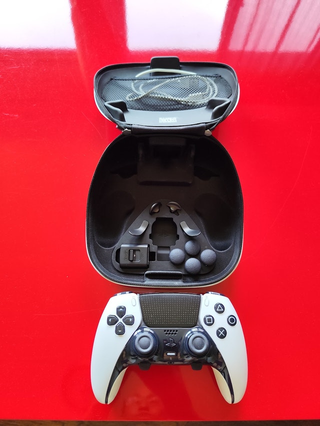(Delivery) LNIB PlayStation Edge Wireless Controller - photo 2