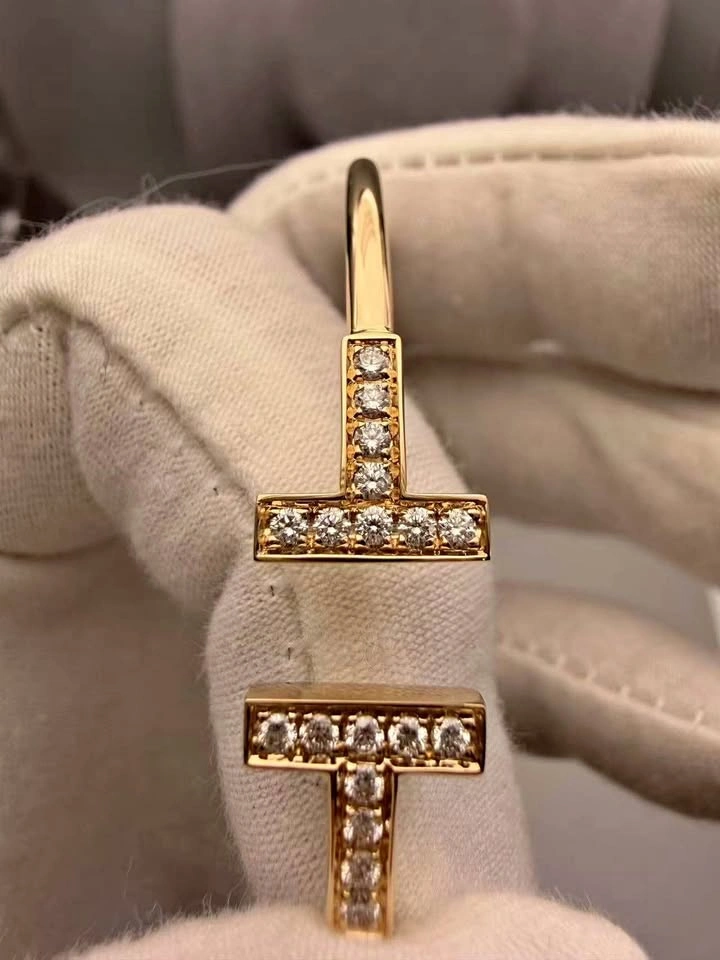 Authentic Tiffany & Co. T Diamond Wire Bracelet 18K Rose Gold