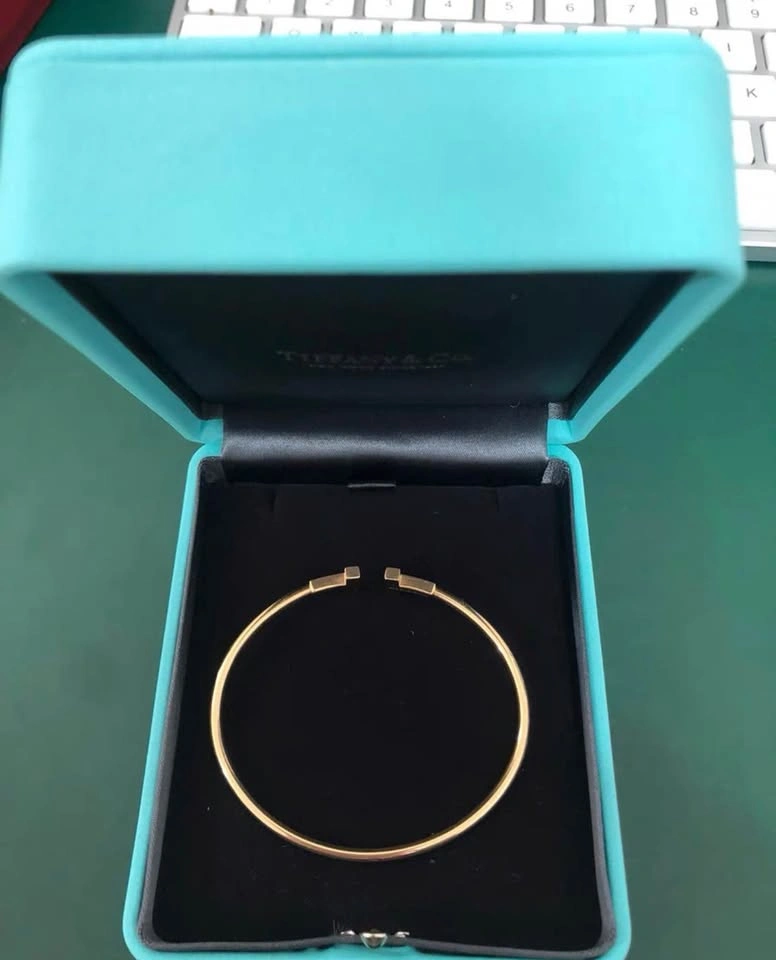 Authentic Tiffany & Co. T Diamond Wire Bracelet 18K Rose Gold - photo 4