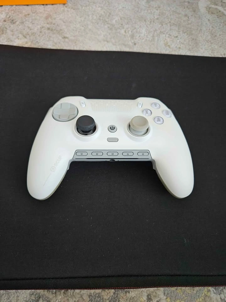 SCUF Envision Pro wireless PC controller - photo 2