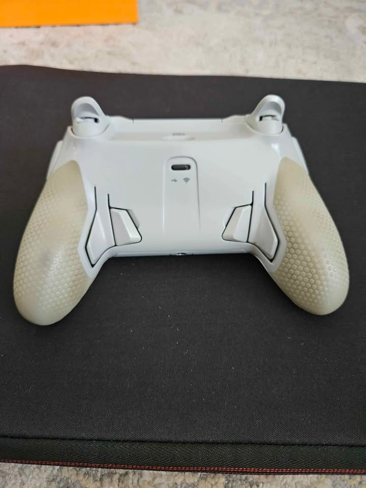SCUF Envision Pro wireless PC controller - photo 3