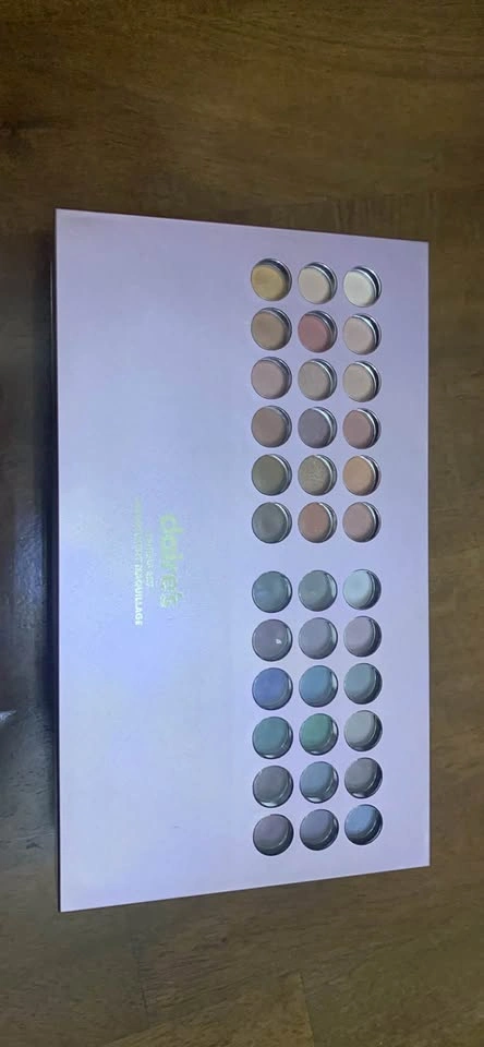 Claire's Makeup Set - photo 4