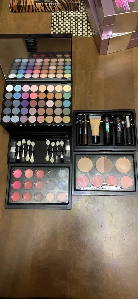 Claire's Makeup Set - photo 2