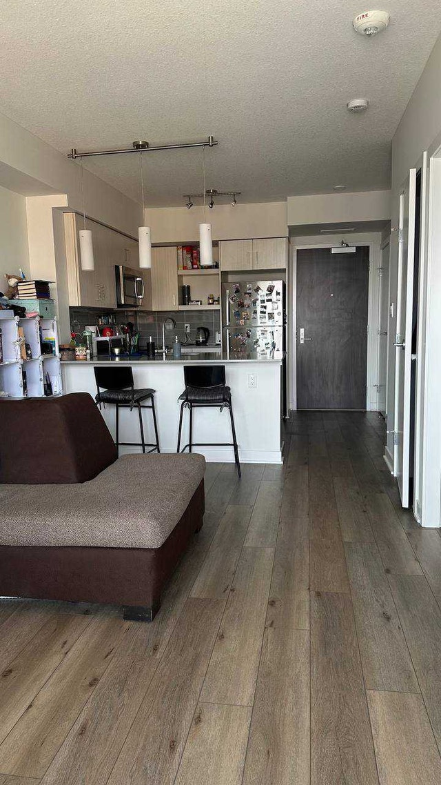 1-bedroom apartment lease takeover - photo 2