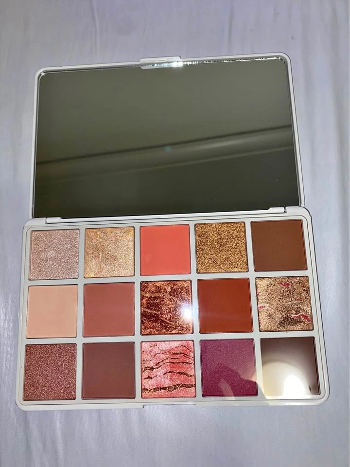 Mecca Max Dream Queen Eye & Face Palette