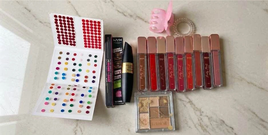 Get this whole bundle of essential makeup and accessories for ju