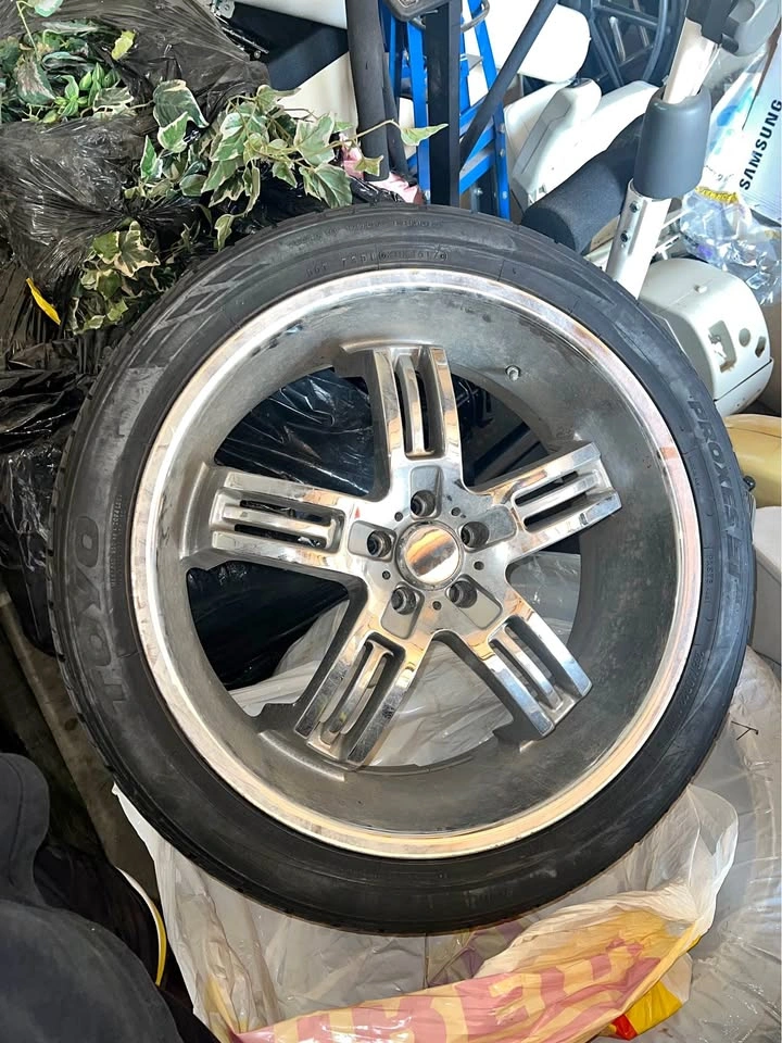 22in Chrome Wheels