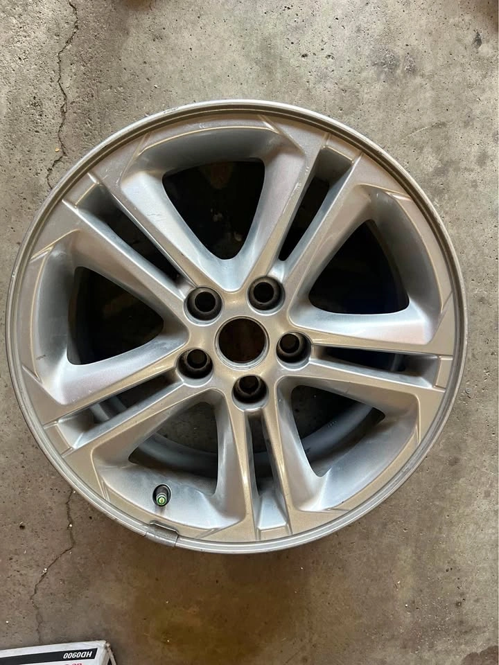 Chevy OEM rims 16in